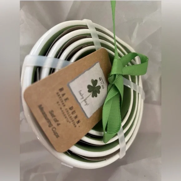 Rae Dunn St Patrick’s Day Measuring Cup Set Shamrock 4 Leaf Clover Hand Painted - Picture 3 of 3